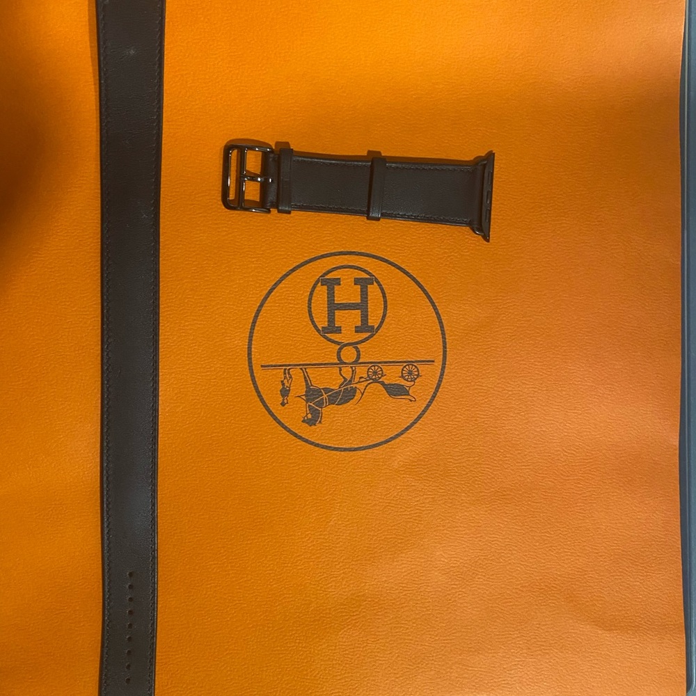 Hermes Double Tour Apple Iwatch band Black series 6 Iwatch included 44mm alum - Picture 2 of 9